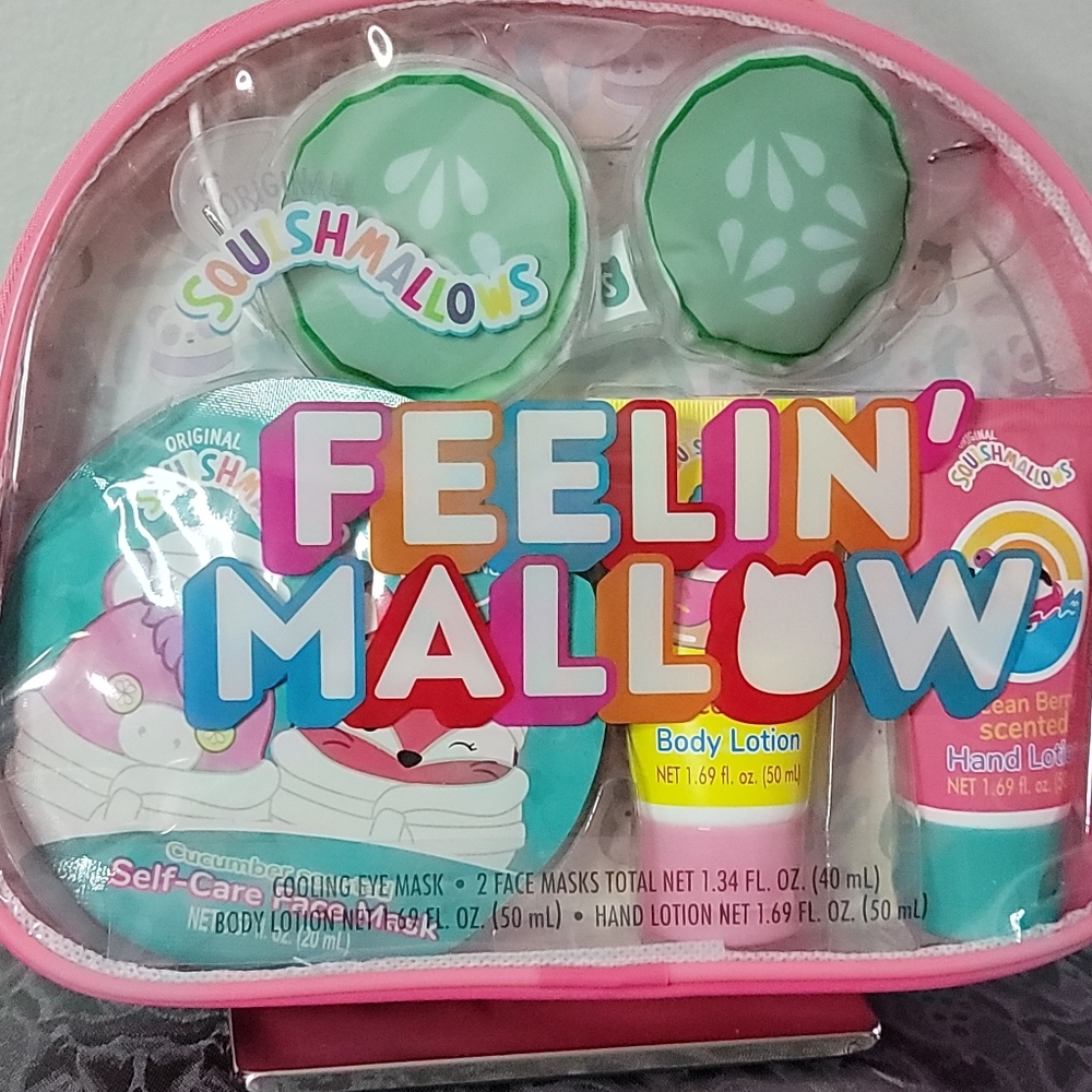 SQUISHMALLOWS Feelin’ Mallow 6 Piece Spa Kit - Picture 2 of 6